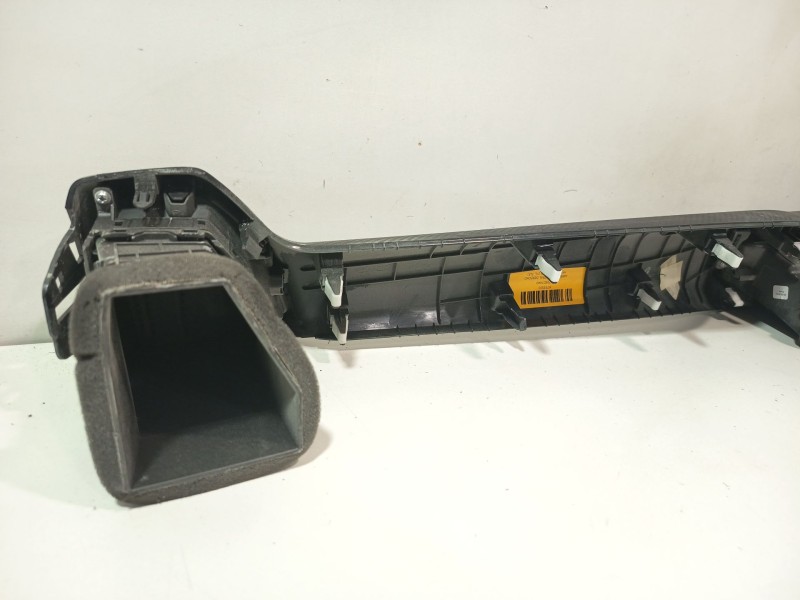 Recambio de aireador central derecho para hyundai tucson (tl, tle) 1.6 gdi referencia OEM IAM 84795D7AA0  