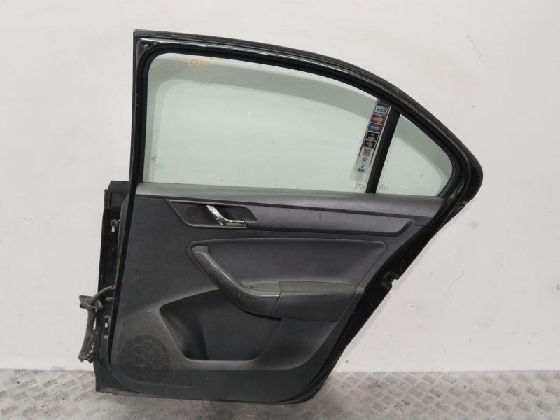 Recambio de puerta trasera derecha para skoda rapid (nh3, nk3, nk6) 1.6 tdi referencia OEM IAM   