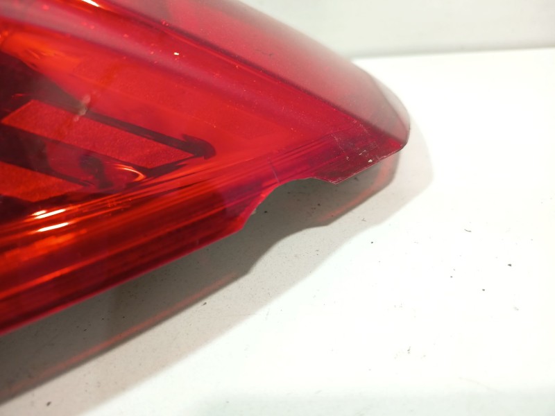 Recambio de piloto trasero derecho para opel astra j (p10) 1.4 (68) referencia OEM IAM 13306454  