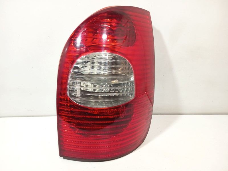 Recambio de piloto trasero derecho para citroën xsara picasso (n68) 1.6 hdi referencia OEM IAM 6351N0  