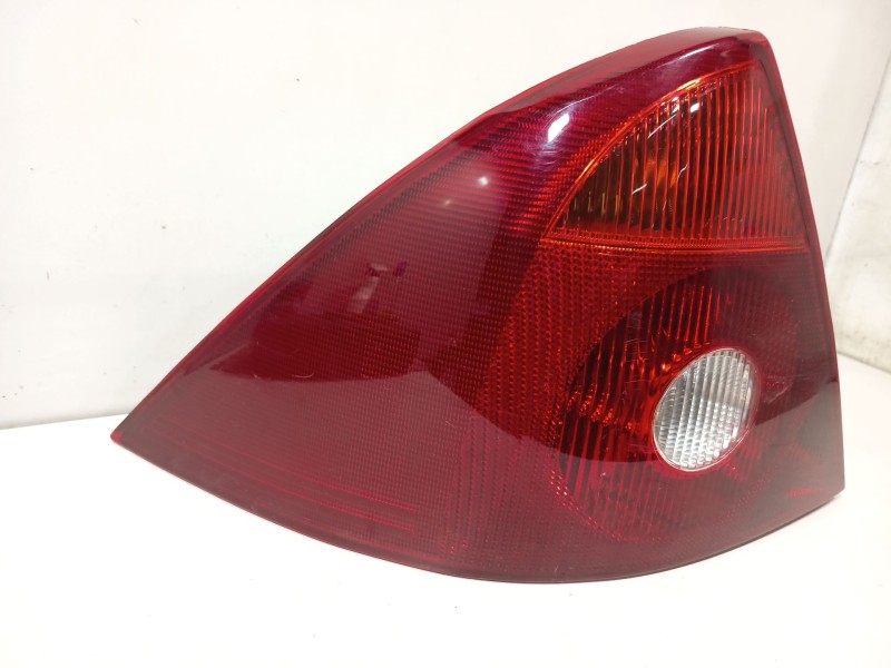 Recambio de piloto trasero izquierdo para ford mondeo iv sedán (ba7) 2.0 referencia OEM IAM 1371861  