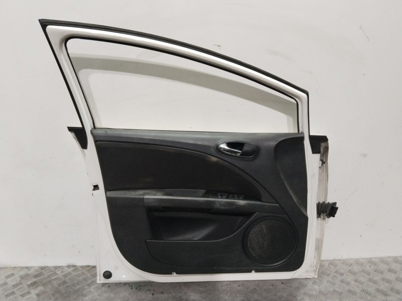 Recambio de puerta delantera izquierda para seat leon (1p1) 2.0 tdi referencia OEM IAM 1P0831055A  