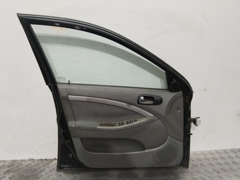 Recambio de puerta delantera izquierda para chevrolet nubira sedán 2.0 d referencia OEM IAM 96547283  