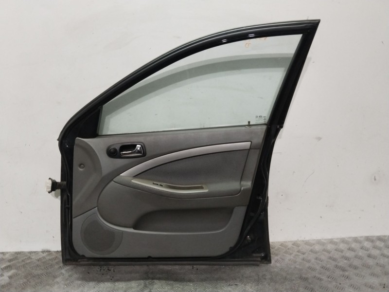 Recambio de puerta delantera derecha para chevrolet nubira sedán 2.0 d referencia OEM IAM 96547284  