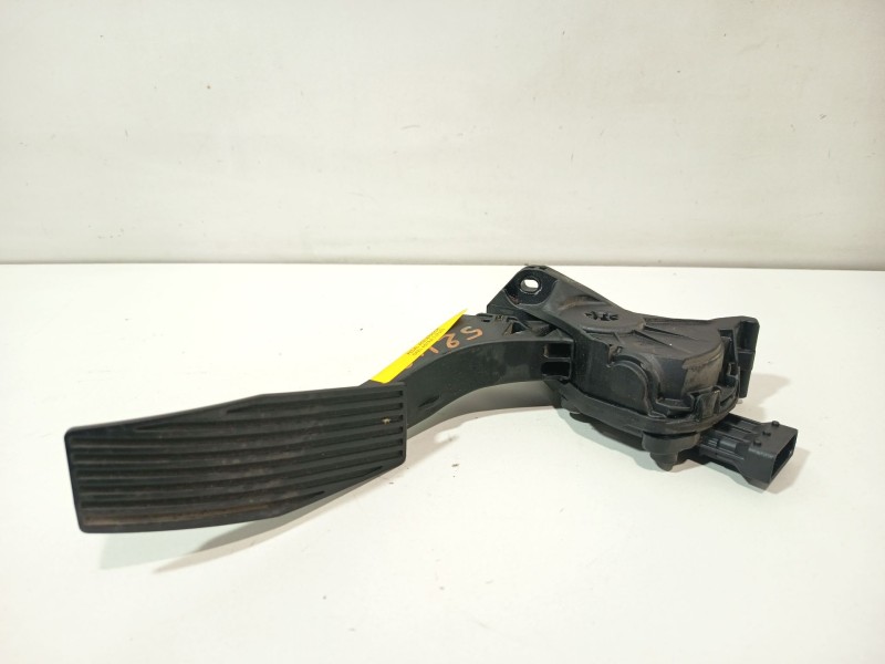 Recambio de pedal acelerador para opel astra j (p10) 1.4 (68) referencia OEM IAM 13252702  