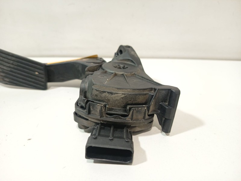 Recambio de pedal acelerador para opel astra j (p10) 1.4 (68) referencia OEM IAM 13252702  