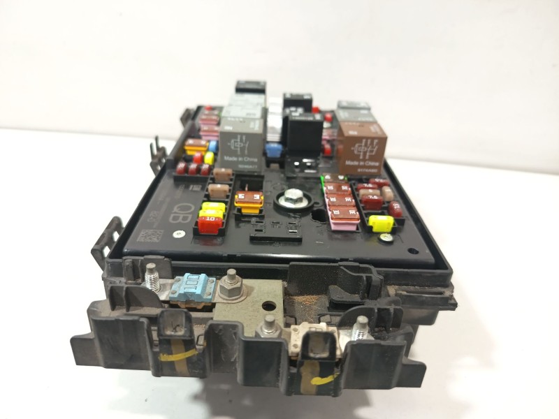 Recambio de caja reles / fusibles para opel astra j (p10) 1.4 (68) referencia OEM IAM 13302310  