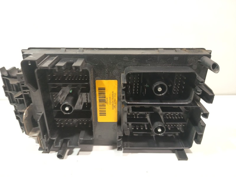 Recambio de caja reles / fusibles para opel astra j (p10) 1.4 (68) referencia OEM IAM 13302310  