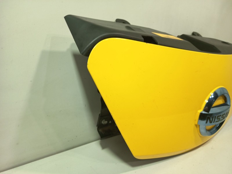 Recambio de rejilla delantera para nissan nv200 / evalia autobús e-nv (me0m) referencia OEM IAM 657304FA0AB1  