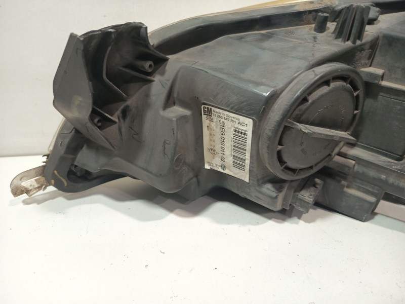 Recambio de faro derecho para opel astra j (p10) 1.4 (68) referencia OEM IAM 13253647  