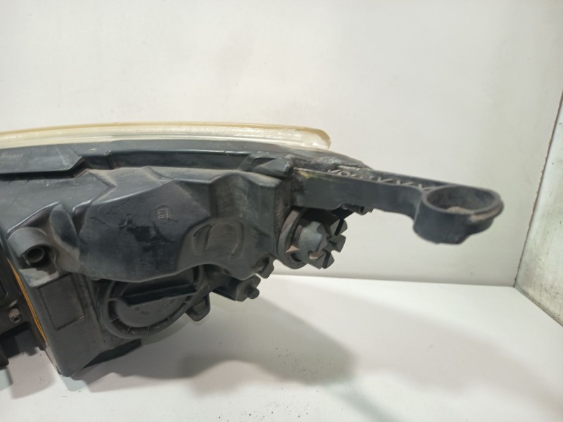 Recambio de faro derecho para opel astra j (p10) 1.4 (68) referencia OEM IAM 13253647  