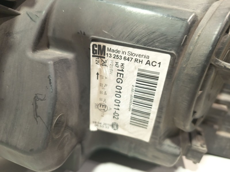 Recambio de faro derecho para opel astra j (p10) 1.4 (68) referencia OEM IAM 13253647  