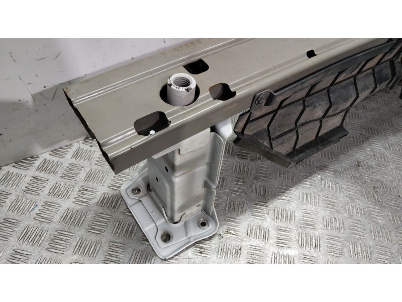 Recambio de refuerzo paragolpes delantero para nissan nv200 / evalia autobús e-nv (me0m) referencia OEM IAM   