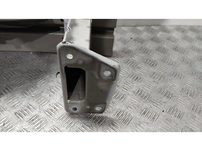 Recambio de refuerzo paragolpes delantero para nissan nv200 / evalia autobús e-nv (me0m) referencia OEM IAM   