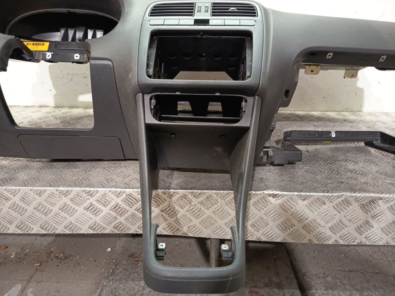 Recambio de salpicadero para volkswagen polo v (6r1, 6c1) 1.6 tdi referencia OEM IAM 6R1857004ARV0P  