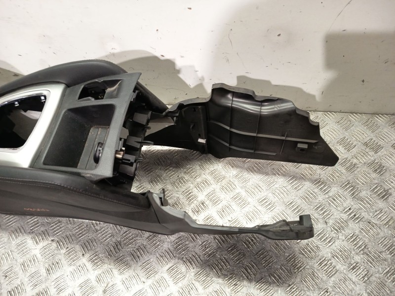 Recambio de consola central para nissan qashqai ii (j11, j11_) 1.6 dci referencia OEM IAM 969104EH3C  