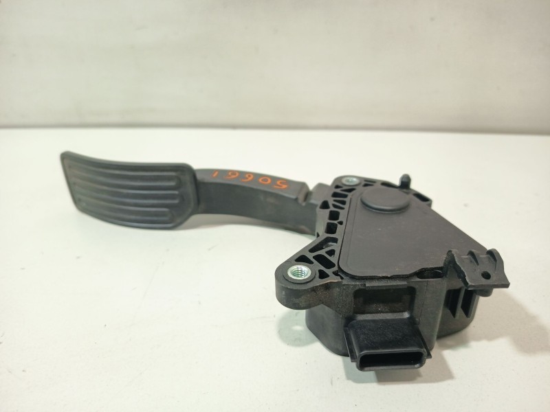 Recambio de pedal acelerador para nissan leaf (ze1) electric referencia OEM IAM 180025WN1B  