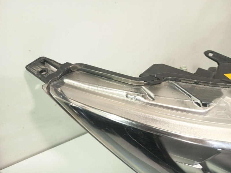 Recambio de faro derecho para nissan qashqai ii (j11, j11_) 1.6 dci referencia OEM IAM 260104EH2A  