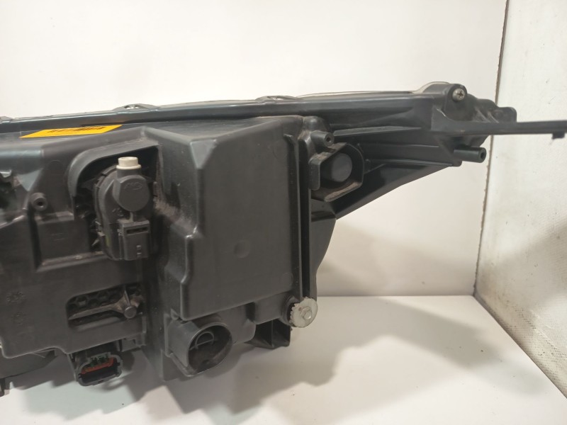 Recambio de faro derecho para nissan qashqai ii (j11, j11_) 1.6 dci referencia OEM IAM 260104EH2A  