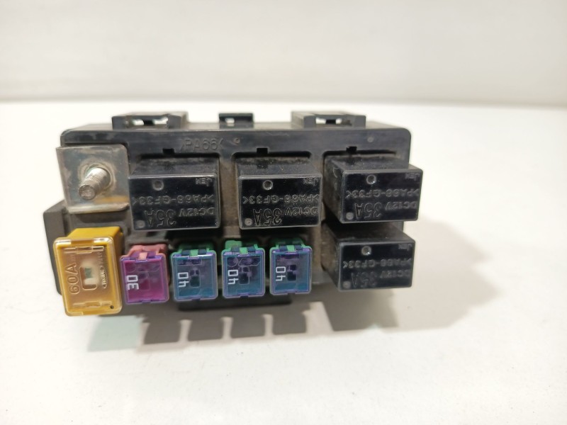 Recambio de caja reles / fusibles para chevrolet nubira sedán 2.0 d referencia OEM IAM 96451738  
