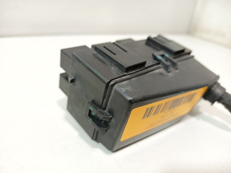 Recambio de caja reles / fusibles para chevrolet nubira sedán 2.0 d referencia OEM IAM 96451738  