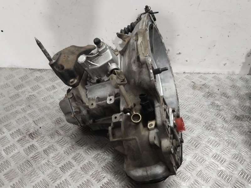 Recambio de caja cambios para chevrolet aveo / kalos hatchback (t200) 1.4 referencia OEM IAM 55565177  