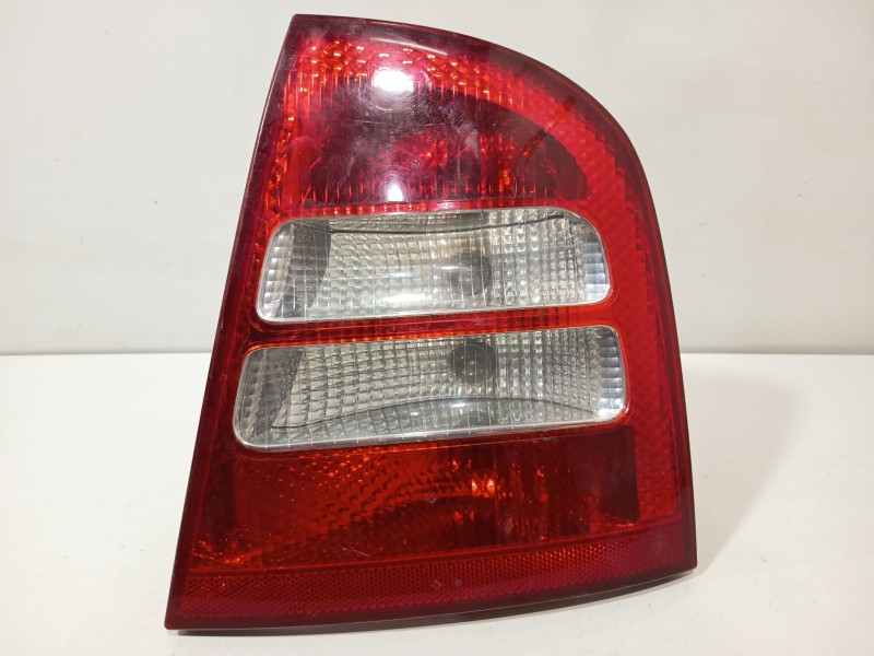 Recambio de piloto trasero derecho para skoda octavia berlina (1u2) ambiente referencia OEM IAM 1U6945096  