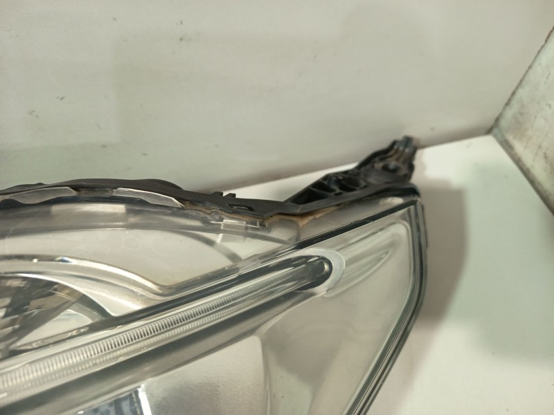 Recambio de faro izquierdo para peugeot 208 i (ca_, cc_) 1.2 vti 82 referencia OEM IAM 9802221480  