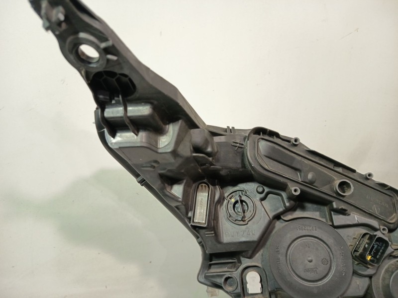 Recambio de faro izquierdo para peugeot 208 i (ca_, cc_) 1.2 vti 82 referencia OEM IAM 9802221480  