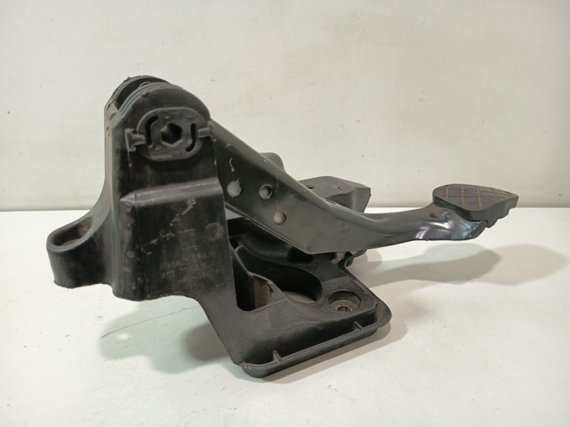 Recambio de pedal freno para skoda rapid active referencia OEM IAM 6R1721058D  