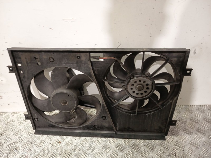 Recambio de electroventilador para volkswagen polo iv (9n_, 9a_) 1.4 16v referencia OEM IAM 881062023 6E0959455A 
