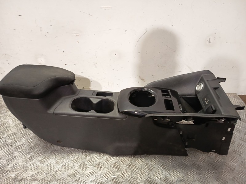 Recambio de apoyabrazos central para nissan leaf (ze1) electric referencia OEM IAM 969105SH0B  