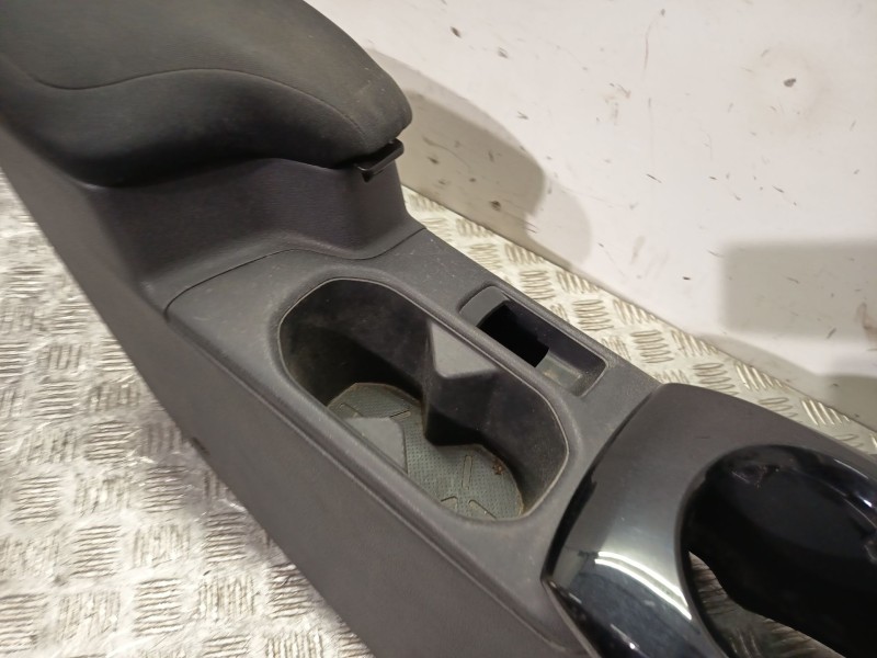 Recambio de apoyabrazos central para nissan leaf (ze1) electric referencia OEM IAM 969105SH0B  