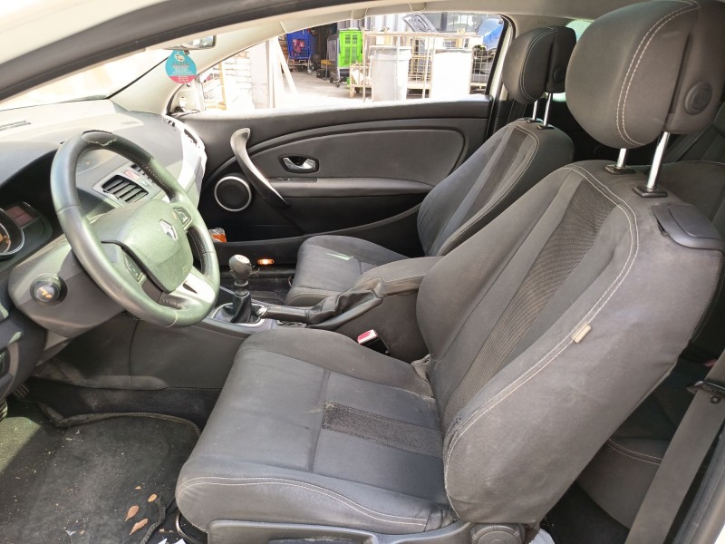 renault megane iii coupé (dz0/1_) del año 2009