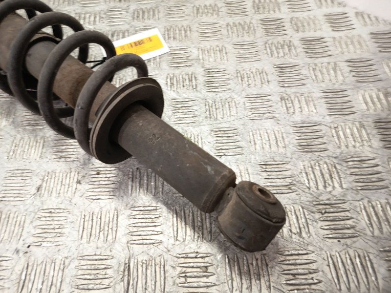 Recambio de amortiguador trasero derecho para dodge caliber 2.0 crd referencia OEM IAM 5105106AE  