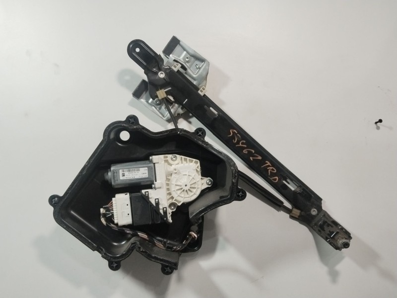 Recambio de elevalunas trasero derecho para seat leon (1p1) 2.0 tdi referencia OEM IAM 1K0959704N  