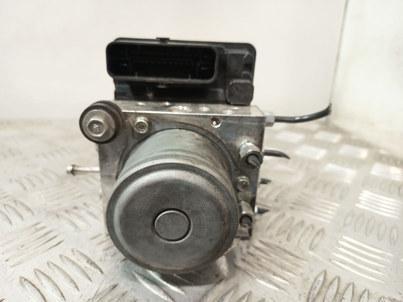 Recambio de abs para nissan leaf (ze1) electric referencia OEM IAM 476605SD3D  