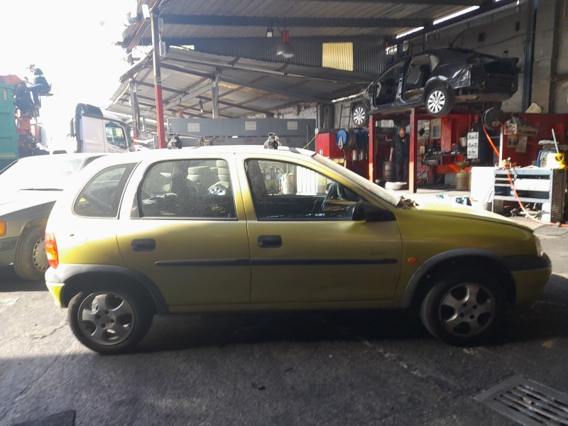 opel corsa b (s93) del año 2000