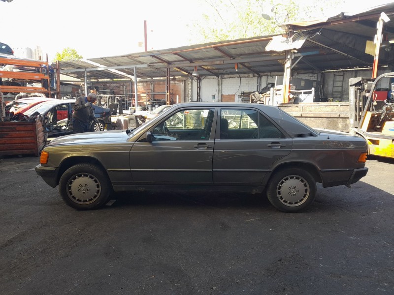 mercedes-benz 190 (w201) del año 1988