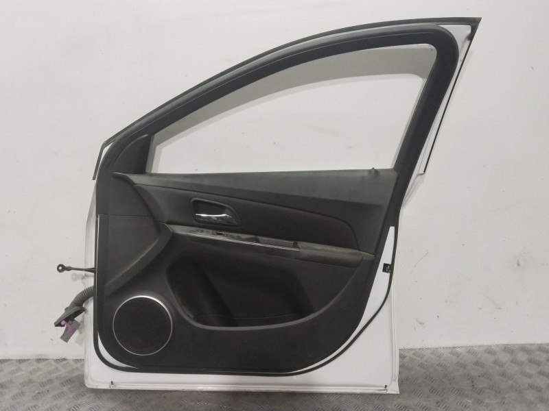 Recambio de puerta delantera derecha para chevrolet cruze hatchback (j305) 1.7 d referencia OEM IAM 95987758  BLANCO