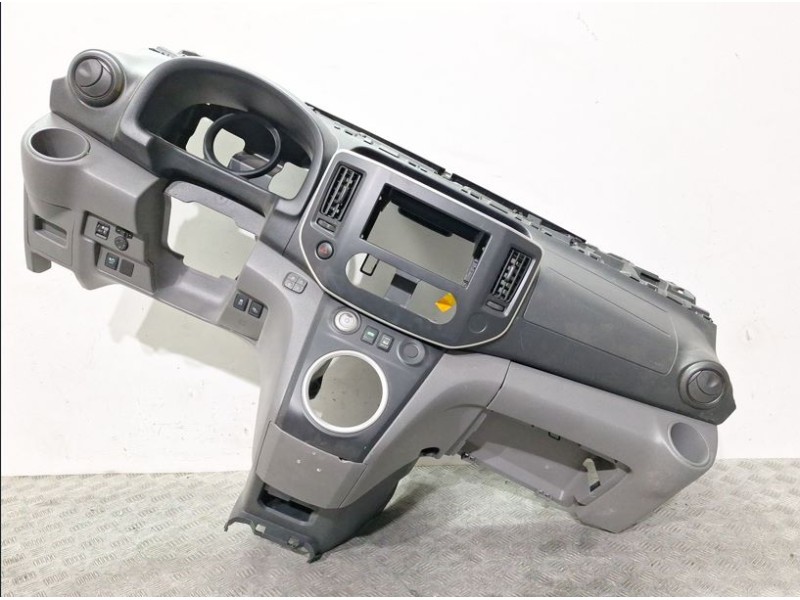 Recambio de salpicadero para nissan nv200 / evalia autobús e-nv (me0m) referencia OEM IAM 681004FA2A  