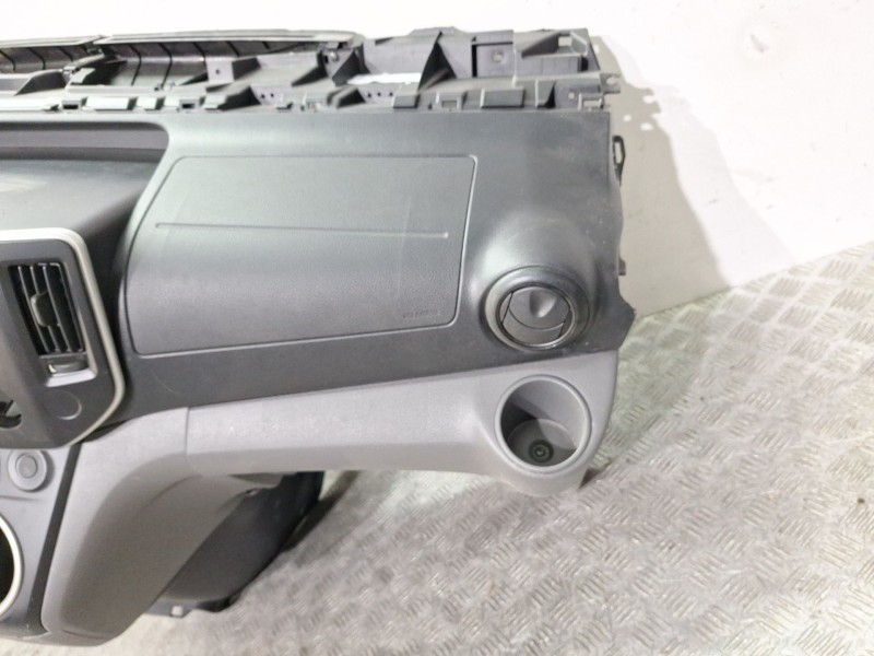 Recambio de salpicadero para nissan nv200 / evalia autobús e-nv (me0m) referencia OEM IAM 681004FA2A  