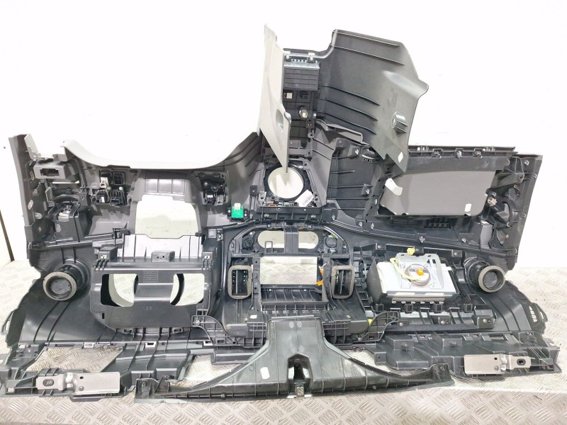 Recambio de salpicadero para nissan nv200 / evalia autobús e-nv (me0m) referencia OEM IAM 681004FA2A  