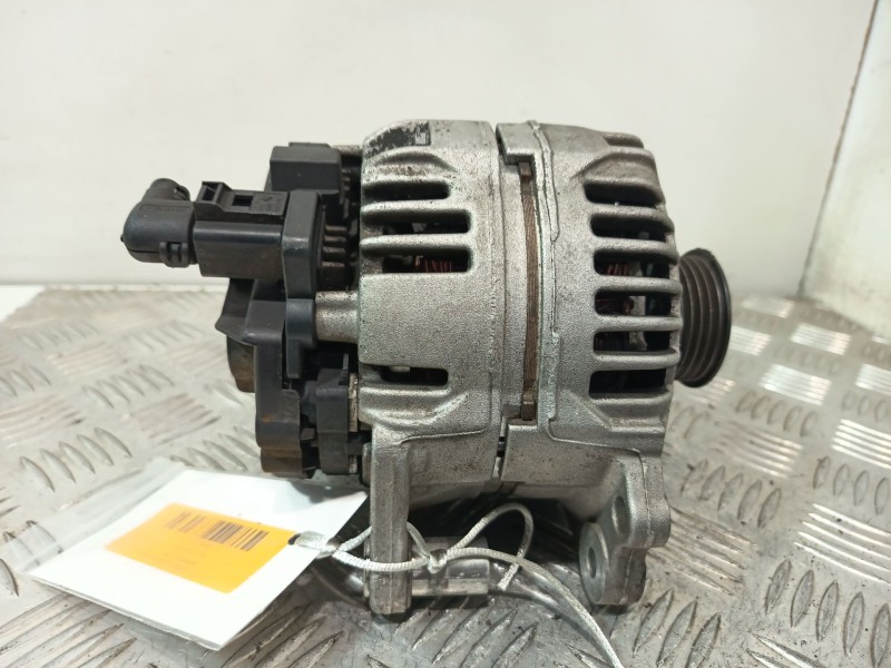 Recambio de alternador para volkswagen golf v (1k1) 1.4 tsi referencia OEM IAM 03C903023D  