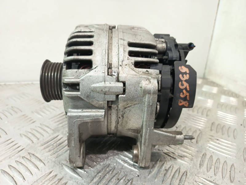 Recambio de alternador para volkswagen golf v (1k1) 1.4 tsi referencia OEM IAM 03C903023D  