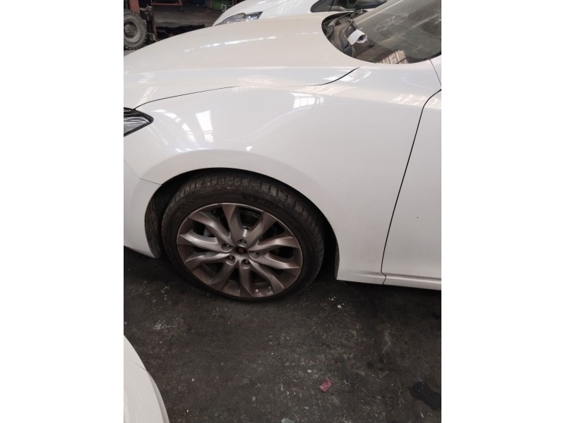 Recambio de aleta delantera derecha para mazda 3 (bm, bn) 2.2 d referencia OEM IAM BBM452111B  