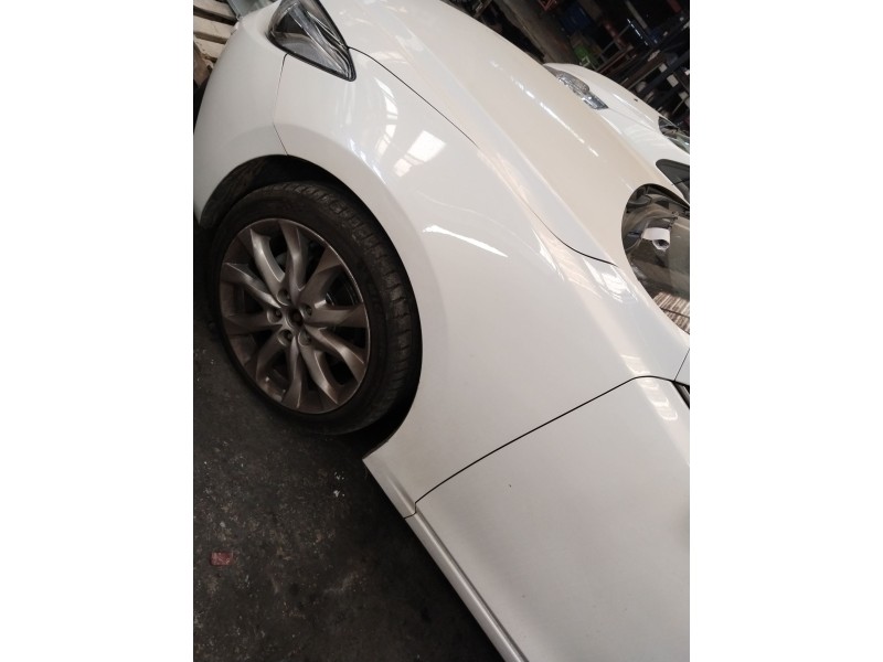 Recambio de aleta delantera derecha para mazda 3 (bm, bn) 2.2 d referencia OEM IAM BBM452111B  