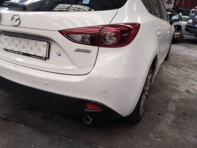 Recambio de paragolpes trasero para mazda 3 (bm, bn) 2.2 d referencia OEM IAM BCW750221JBB  