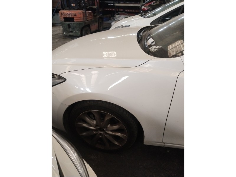 Recambio de aleta delantera izquierda para mazda 3 (bm, bn) 2.2 d referencia OEM IAM BBM452211B  