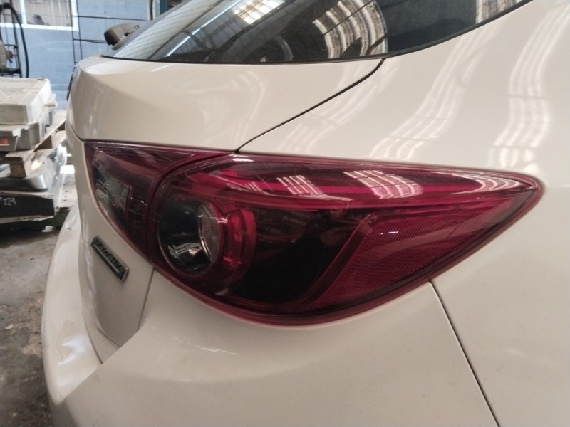 Recambio de piloto trasero derecho para mazda 3 (bm, bn) 2.2 d referencia OEM IAM BBP251150F  